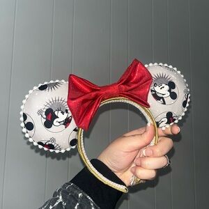 Disney Minnie Mouse Pearl-Trim Ear Headband with Red Bow